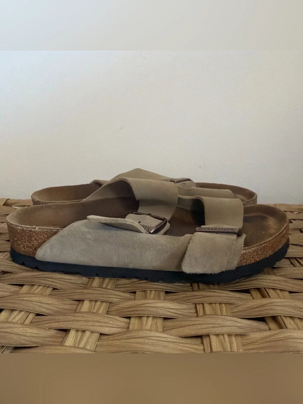 Birkenstock Arizona Sandals Women’s 6.5/7 EU 37 Taupe Suede Leather Cork Footbed